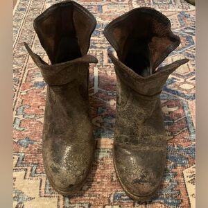 Diba True 'Walnut Grove' Booties
size 8